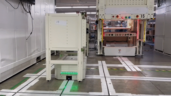 Two TMRs crossing lanes